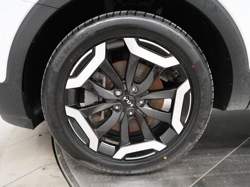 Used 2023 Kia Telluride S AWD/4WD image 57