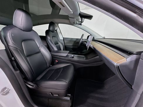 Used 2021 Tesla Model Y Long Range image 30