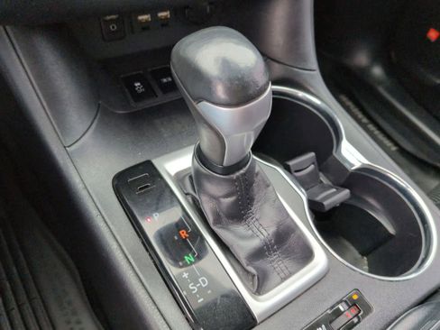 Used 2019 Toyota Highlander Limited image 31