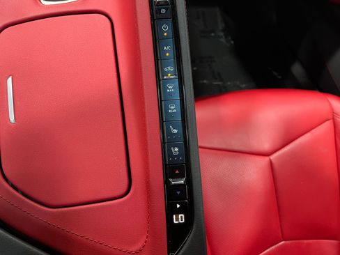 Used 2022 Chevrolet Corvette Stingray Preferred Cpe w/ Battery Protection Package RWD image 25