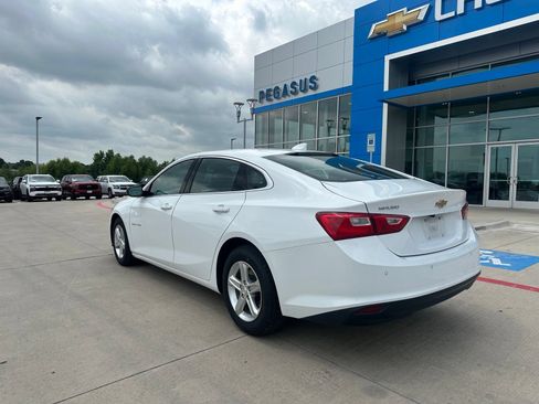 Used 2024 Chevrolet Malibu LT FWD image 3
