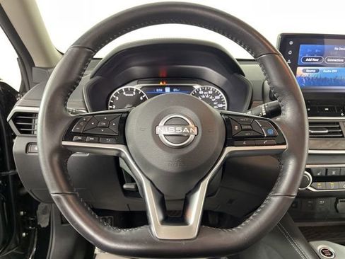 Used 2023 Nissan Altima 2.5 SV w/ SV Premium Package FWD image 22