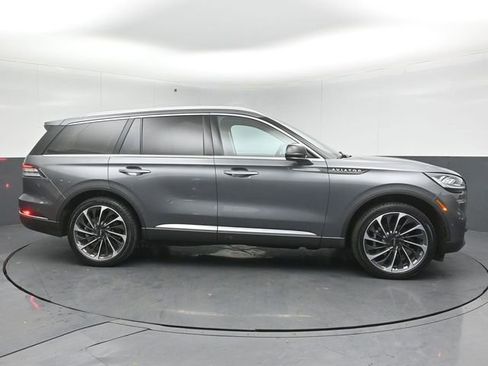 Certified 2023 Lincoln Aviator Reserve w/ Equipment Group 201A AWD/4WD image 8