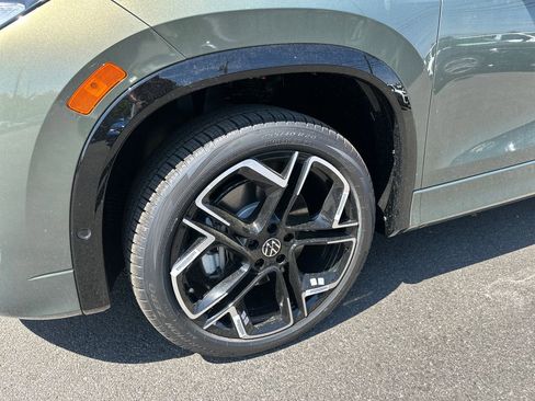 New 2026 Volkswagen Tiguan SEL R-Line AWD/4WD image 7