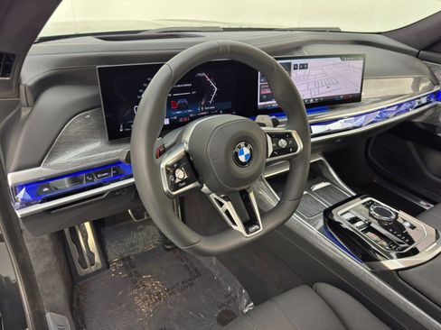 Used 2023 BMW 760i xDrive w/ Executive Package image 14