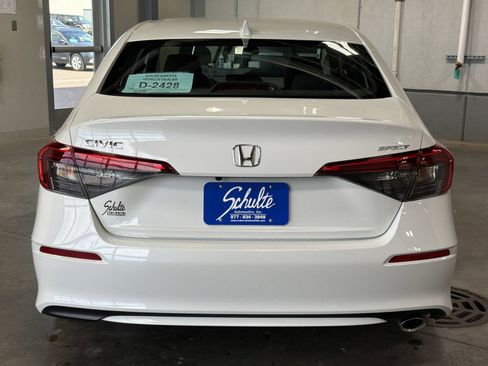 Used 2024 Honda Civic Sport image 6