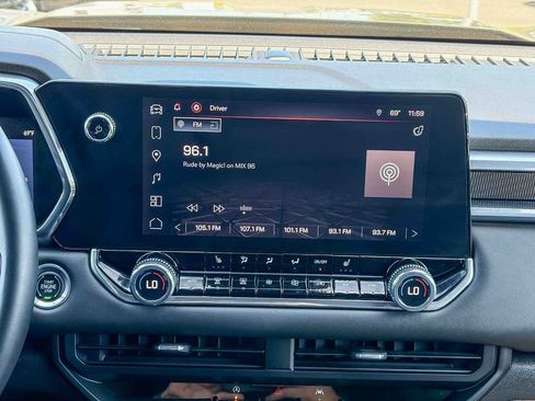 Used 2024 GMC Canyon Elevation w/ Elevation Premium Package image 16