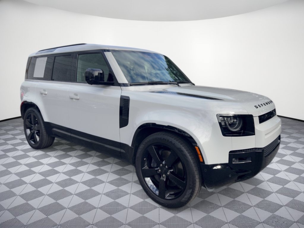 Used 2026 Land Rover Defender 110 X-Dynamic SE AWD/4WD image 7