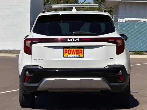 Used 2025 Kia Seltos EX AWD/4WD image 5
