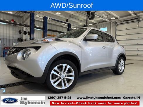 Used 2015 Nissan Juke SV w/ Technology Package AWD/4WD image 1