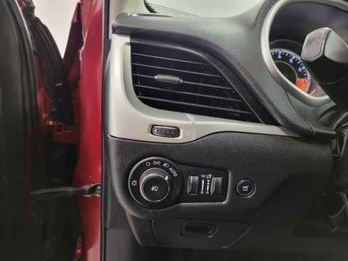 Used 2015 Jeep Cherokee Trailhawk w/ Comfort/Convenience Group image 9