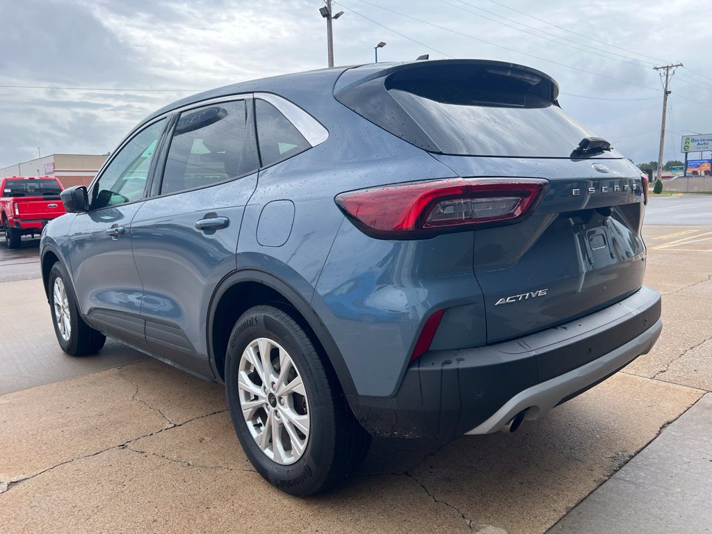 Used 2023 Ford Escape Active w/ Tech Pack #2 AWD/4WD image 4