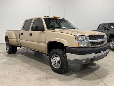Used 2004 Chevrolet Silverado 3500 4x4 Crew Cab w/ Heavy-Duty Power Package image 5
