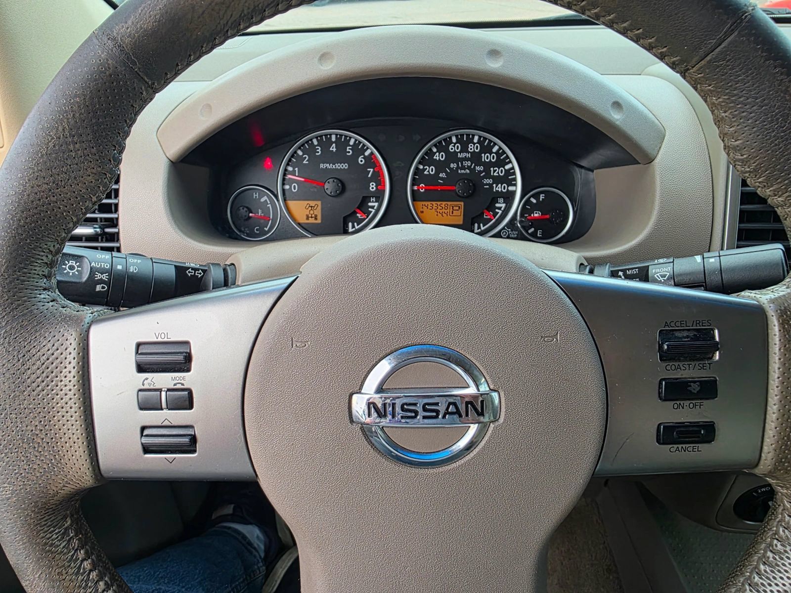 Used 2009 Nissan Frontier LE w/ LE Value Truck Pkg AWD/4WD image 13