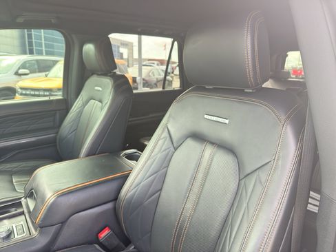 Used 2022 Ford Expedition Platinum image 13