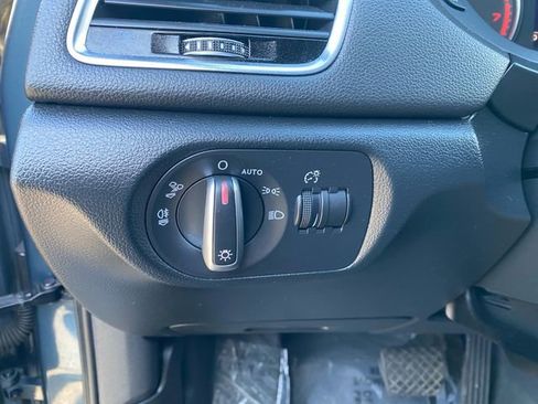 Used 2018 Audi Q3 2.0T Premium w/ Convenience Package image 18