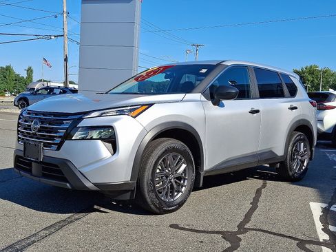 Certified 2025 Nissan Rogue S image 3