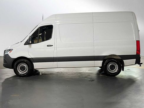 Used 2025 Mercedes-Benz Sprinter 2500 image 6