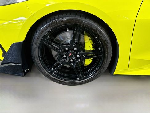 Used 2020 Chevrolet Corvette Stingray Preferred Cpe w/ 2LT Preferred Equipment Group RWD image 34