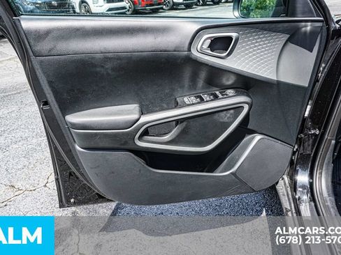 Used 2025 Kia Soul LX w/ LX Technology Package FWD image 44