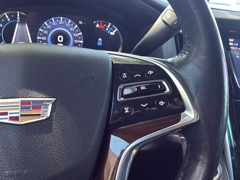 Used 2020 Cadillac Escalade Premium Luxury AWD/4WD image 35