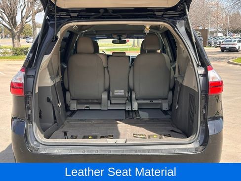 Used 2015 Toyota Sienna XLE image 16