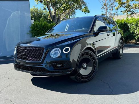 Used 2017 Bentley Bentayga image 5