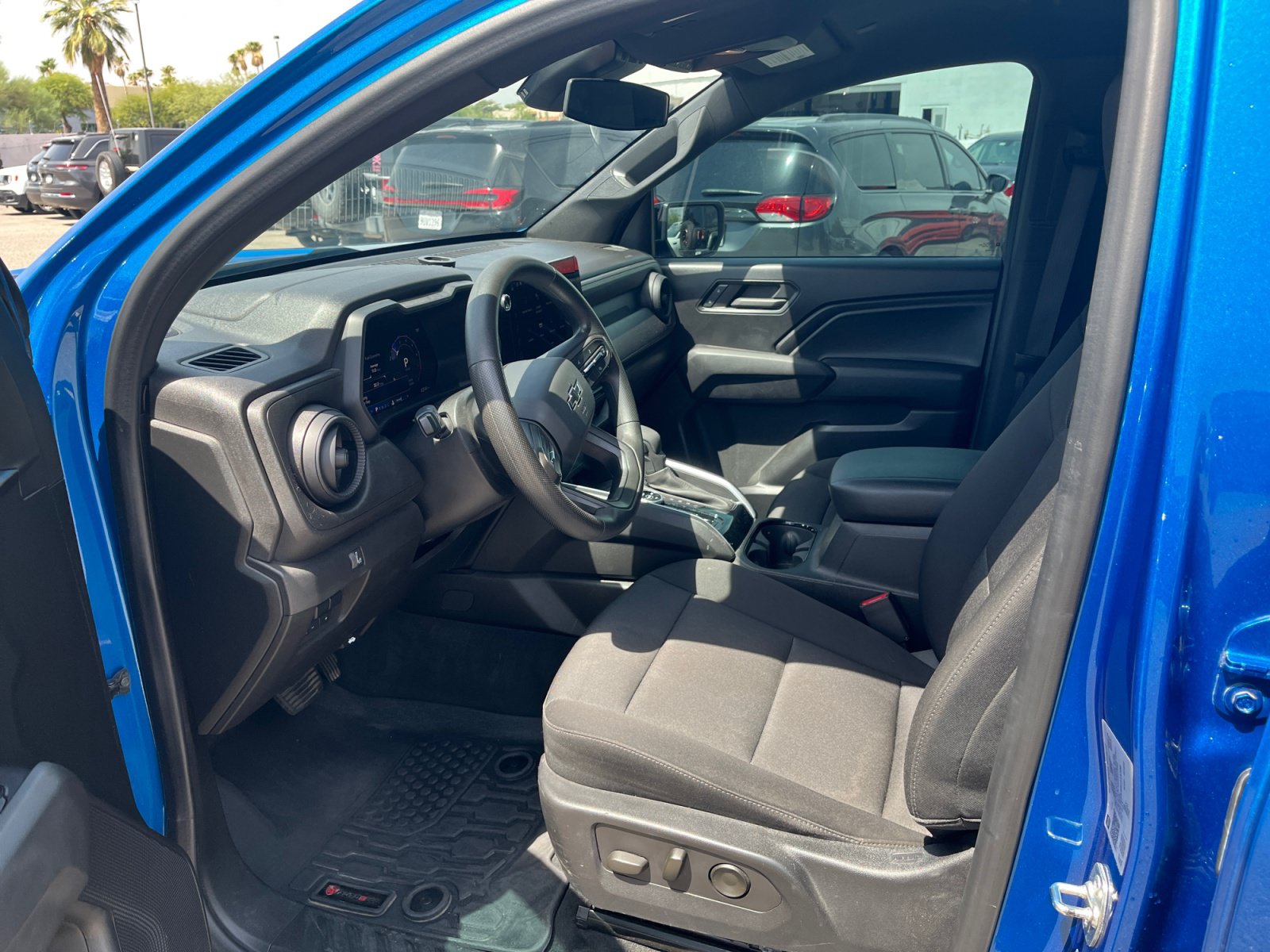 Used 2024 Chevrolet Colorado Trail Boss w/ Technology Package AWD/4WD image 14