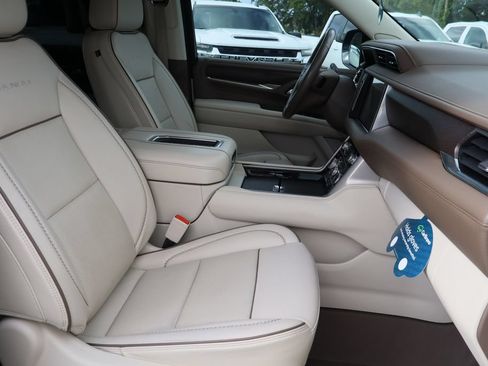 Certified 2022 GMC Yukon XL Denali w/ Denali Ultimate Package RWD image 35