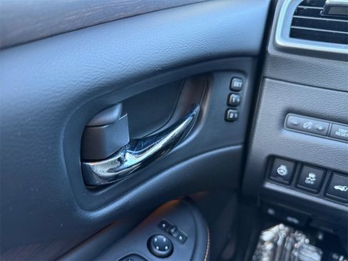 Used 2024 Nissan Murano Platinum w/ Cargo Package image 23