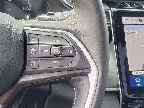 Used 2024 Jeep Grand Cherokee Limited w/ Luxury Tech Group II image 20