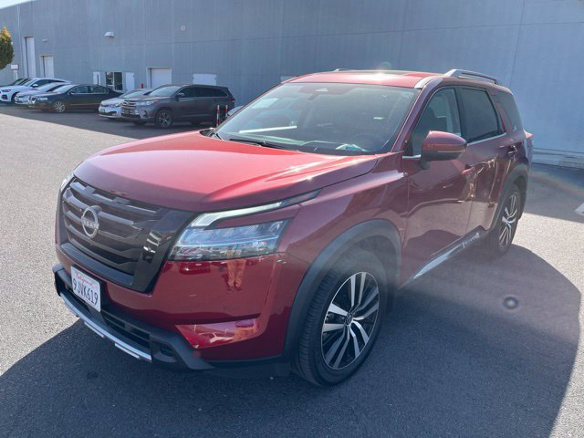 Used 2024 Nissan Pathfinder Platinum FWD image 7