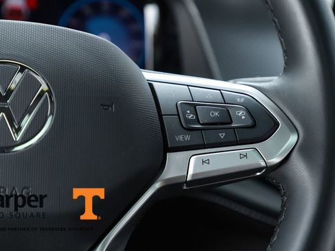 Used 2025 Volkswagen Atlas Cross Sport SEL R-Line image 22