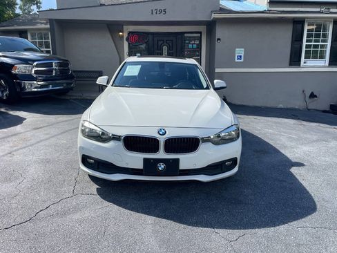 Used 2016 BMW 320i xDrive Sedan w/ Driver Assistance Package AWD/4WD image 3