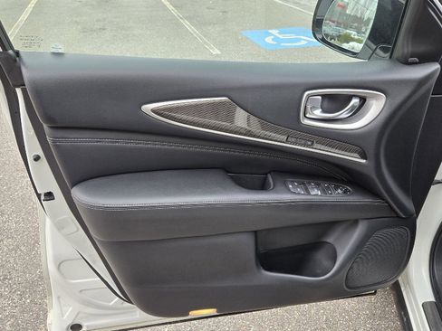 Used 2019 INFINITI QX60 Luxe w/ Essential Package image 8