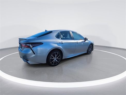 Used 2024 Toyota Camry SE image 8