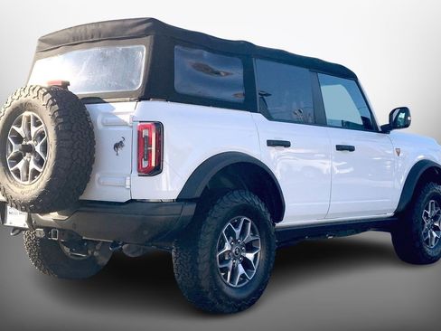 Used 2022 Ford Bronco Badlands image 14