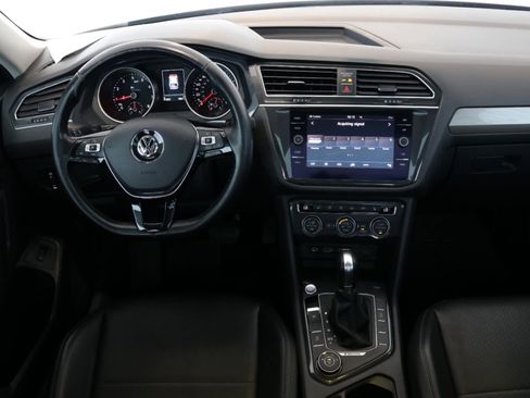 Used 2018 Volkswagen Tiguan SEL AWD/4WD image 25