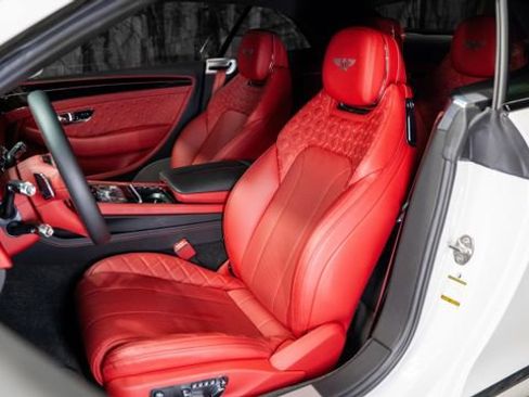 Used 2022 Bentley Continental GT image 2