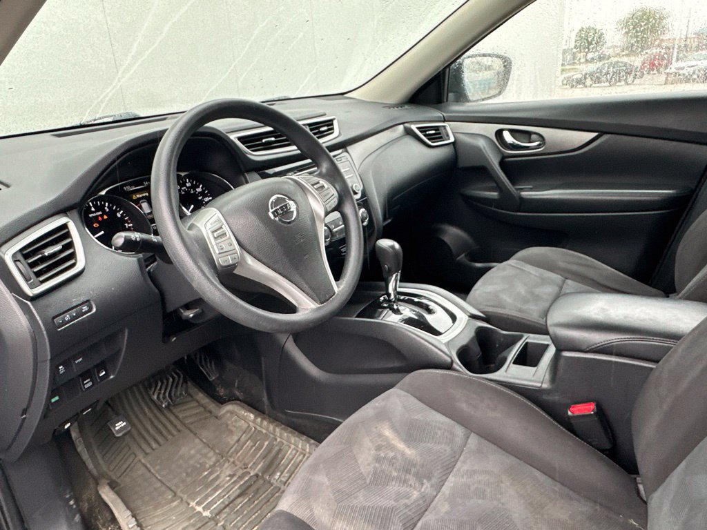 Used 2016 Nissan Rogue S w/ Appearance Package AWD/4WD image 15