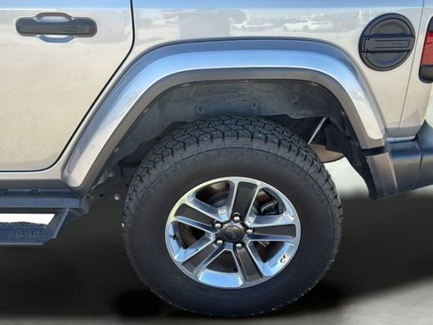 Used 2020 Jeep Wrangler Unlimited Sahara AWD/4WD image 40
