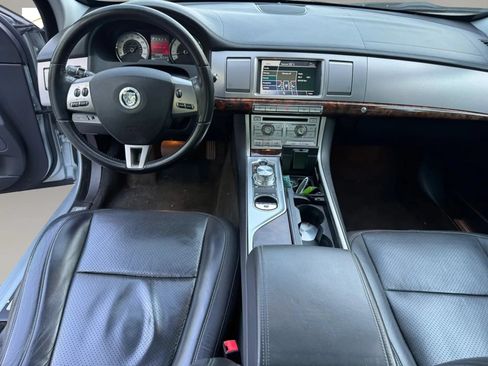 Used 2011 Jaguar XF Premium RWD image 26