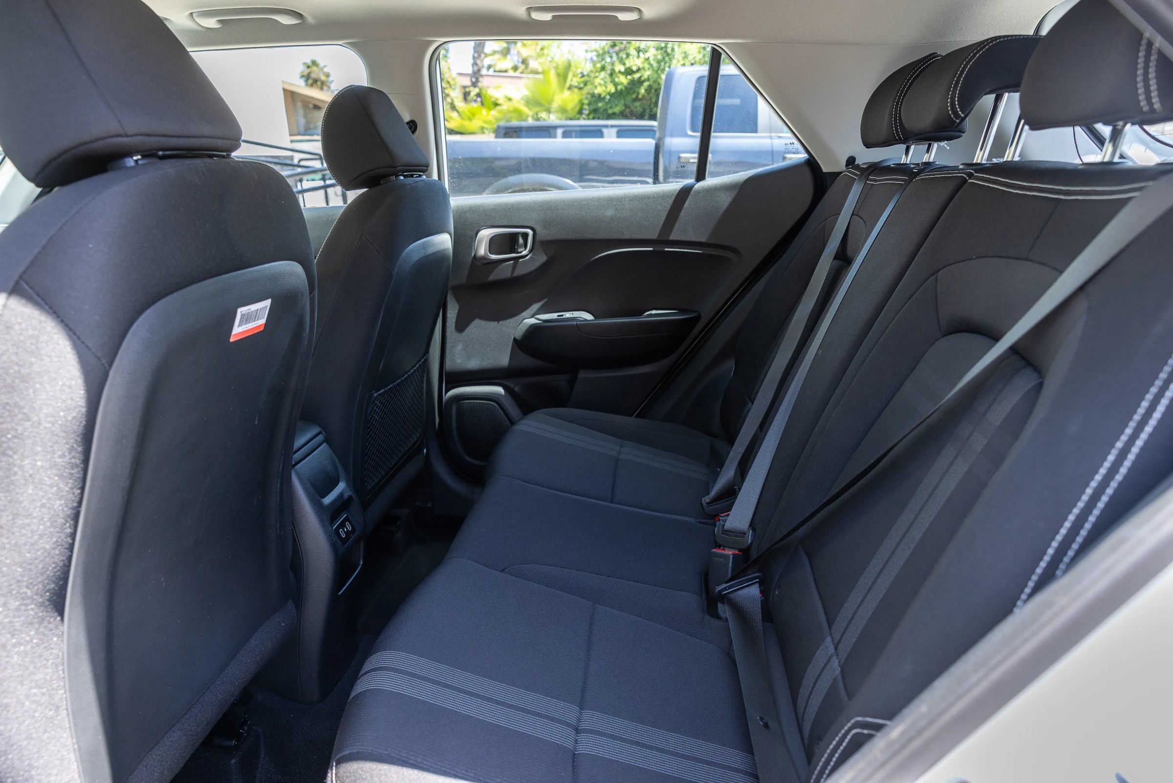 Used 2025 Hyundai Venue SEL FWD image 23