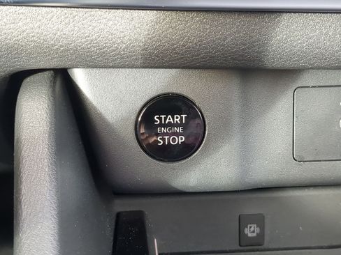 Used 2025 Nissan Rogue SL w/ Tech Package image 21