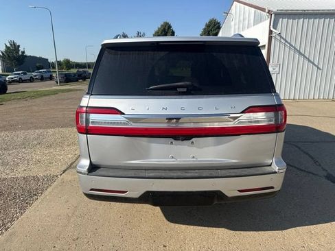 Used 2018 Lincoln Navigator L Select w/ Technology Package AWD/4WD image 12