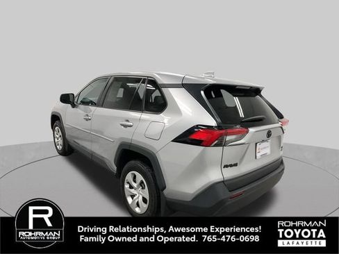 Used 2023 Toyota RAV4 LE AWD/4WD image 4