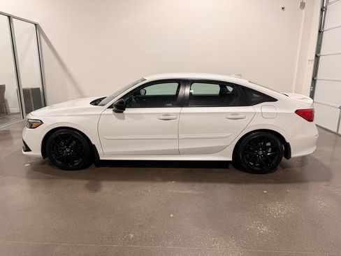 Used 2023 Honda Civic Sport image 8