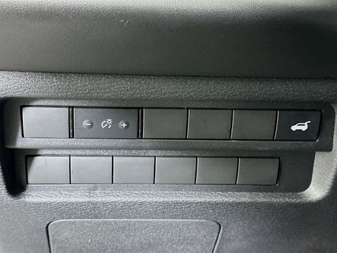 Used 2024 Mitsubishi Outlander SE image 17