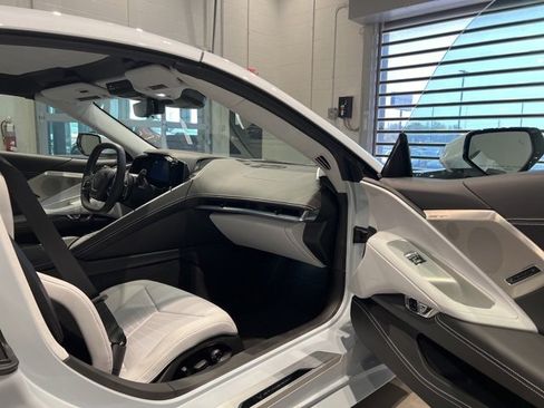 Used 2024 Chevrolet Corvette Stingray Premium Cpe w/ Battery Protection Package image 57