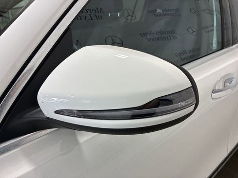 Used 2021 Mercedes-Benz GLB 250 4MATIC image 14